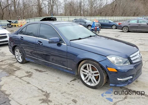 2012 Mercedes-Benz C 300 4Matic из США, поврежденный, VIN WDDGF8BB5CR227314